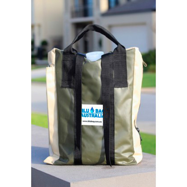 a green/sand coloured 20L jerry bag filled with water